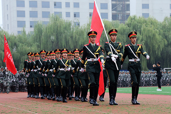 開學(xué)典禮暨軍訓(xùn)表演